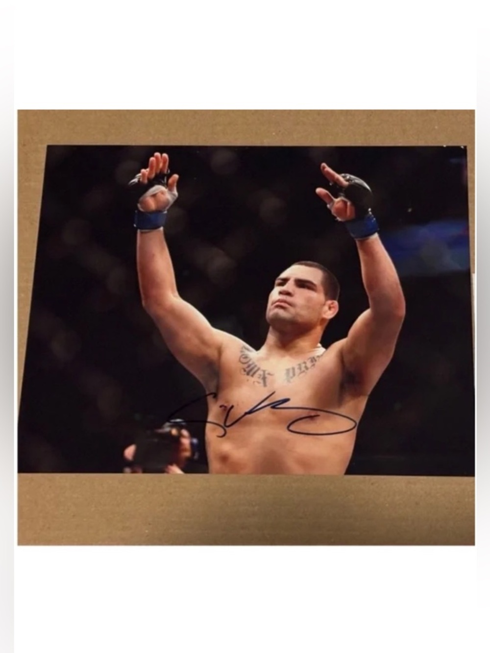 Cain Velasquez Heavyweight Champion MMA UFC Signed Autograph Photo With COA